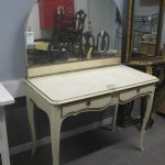 577 3224 DRESSING TABLE